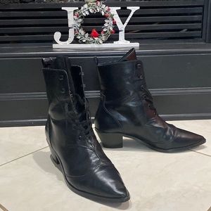 Raven Pointed-toe Bootie